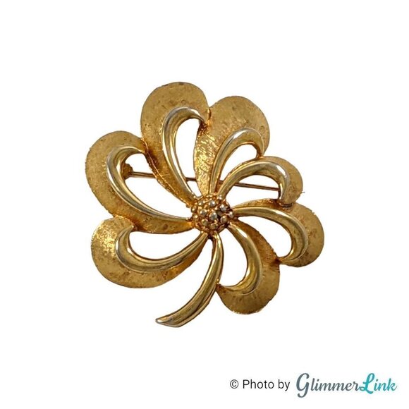 Vintage Large Textured Flower Gold Tone Brooch - Picture 1 of 7
